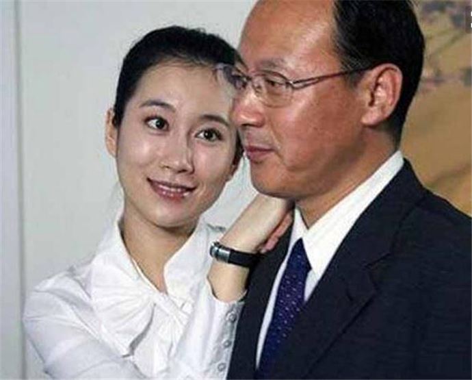 温峥嵘老公曲京远简历 两人的感情纠葛