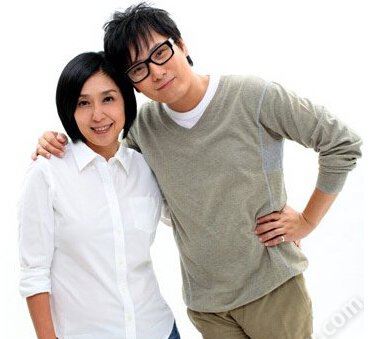 张信哲的老婆到底是谁 和黄韵玲的真实关系