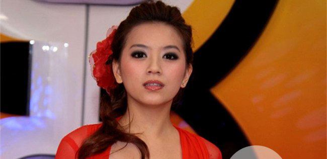 李妍瑾男友是谁 曾和李威传出爱火