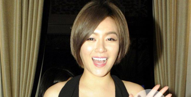 李妍瑾男友是谁 曾和李威传出爱火
