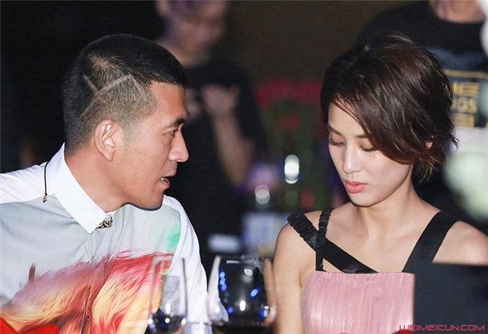 杨子的父亲家世干嘛的 杨子的的家世背景太恐怖