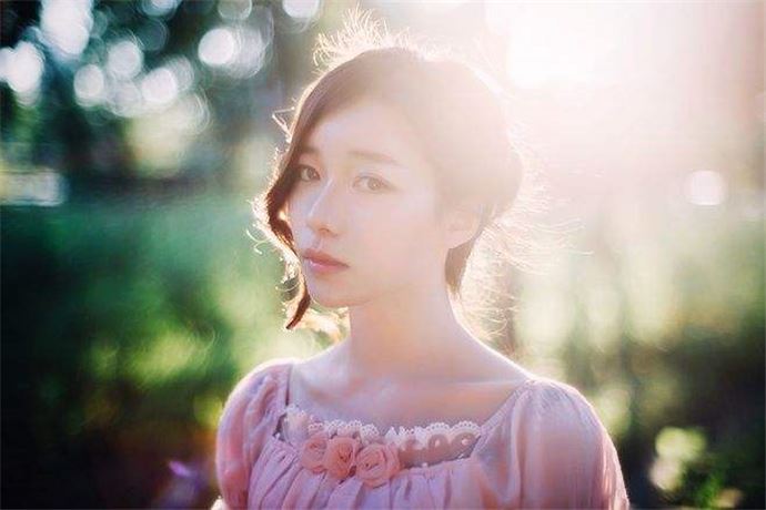 和单位已婚少妇在车子越来越疯狂地做愛听着下面会湿的声音