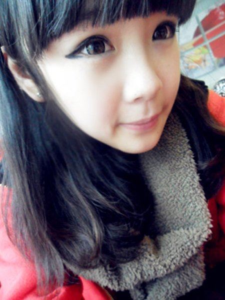 张依依真实照片 生活素颜对比照