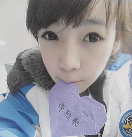 张依依真实照片 生活素颜对比照