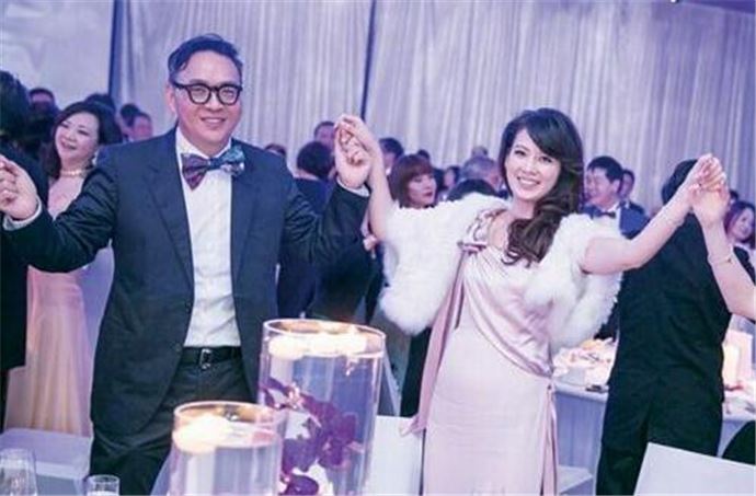 melody老公吴育奇资料背景 已经有三个孩子了