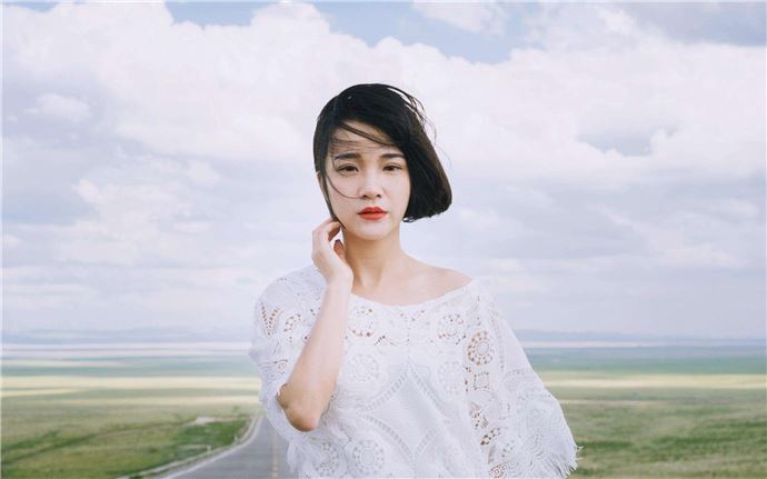 我特别喜欢女人的制服诱惑 办公室撅着调教羞辱