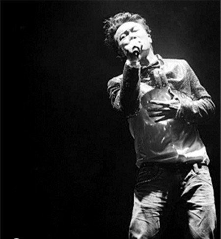 陈奕迅睾丸少一个睾丸 陈奕迅只有一个蛋吗