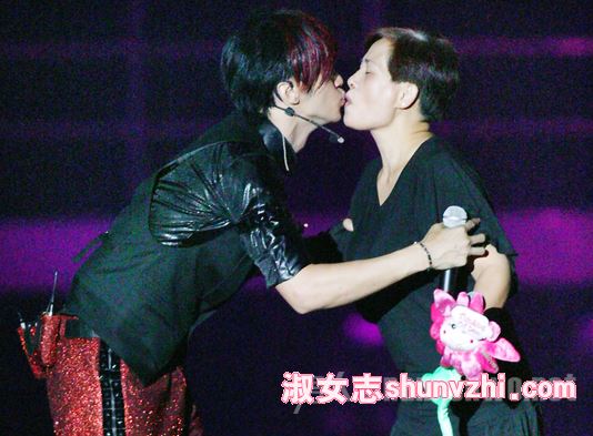 罗志祥和妈妈舌吻 罗志祥为什么叫艹妈狂魔