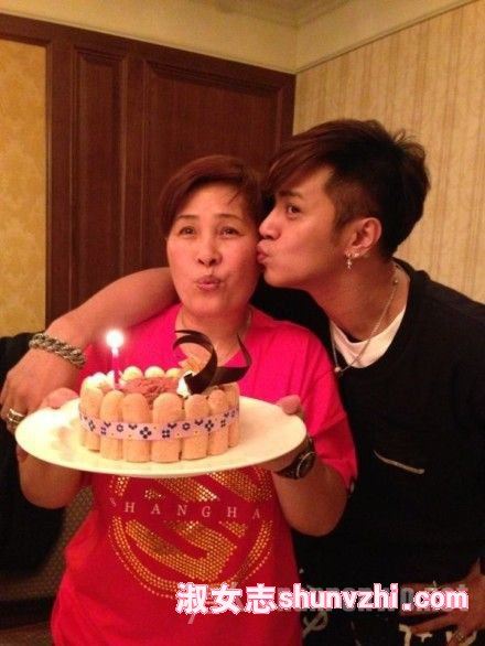 罗志祥和妈妈舌吻 罗志祥为什么叫艹妈狂魔