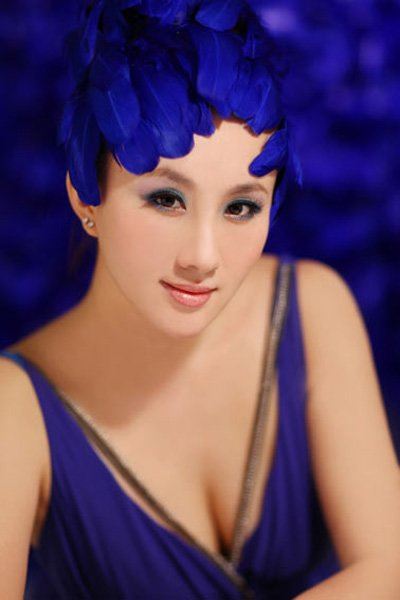 孟瑶银饰喂奶镜头走红 孟瑶的资料介绍