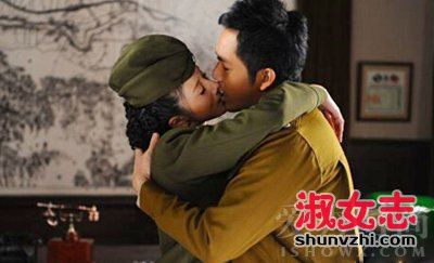 钟汉良舌吻baby视频 钟汉良强吻唐嫣伸舌头