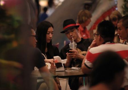 何晟铭的女友是谁 真正的女友冯静恩吗