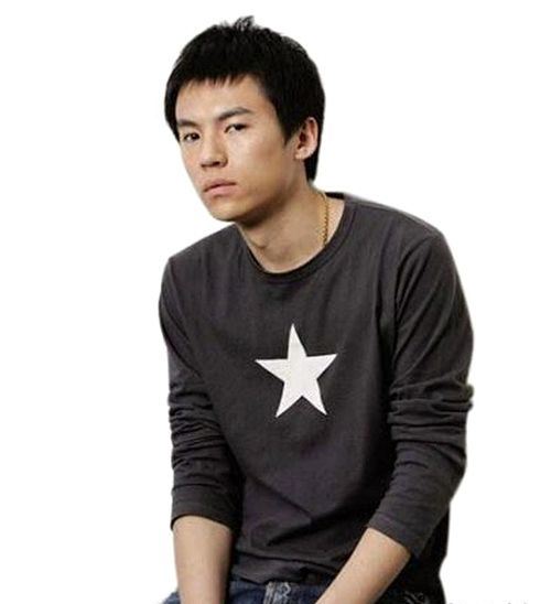 王烁父亲是谁 王烁的资料和背景介绍