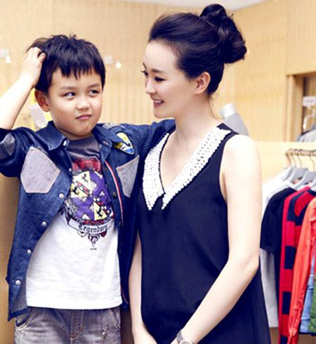 王烁父亲是谁 王烁的资料和背景介绍