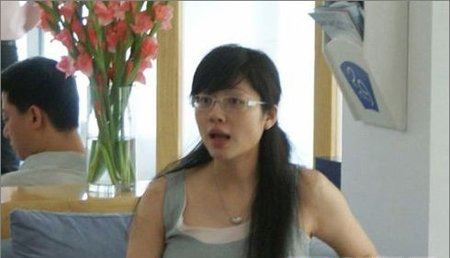 吉雪萍生个脑瘫女儿？吉雪萍女儿照片