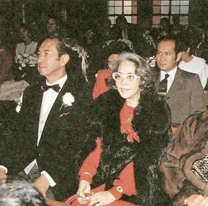 赌王为何不善待原配 赌王原配子女分到什么