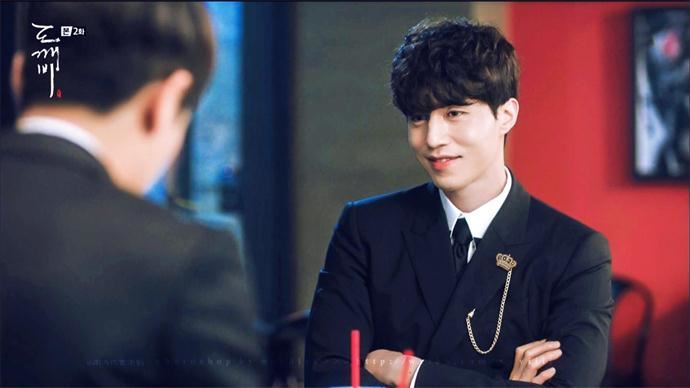 李东旭整容前后照片 单眼皮转变成双眼皮了