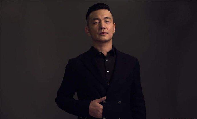 邢佳栋宣布婚讯 演员邢佳栋妻子简介