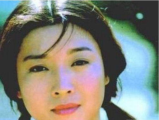 朱洁是怎么染上毒品 女星朱洁吸毒照