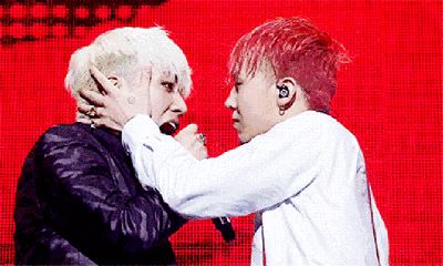 权志龙和胜利是恋人 权志龙给胜利遮吻痕分析