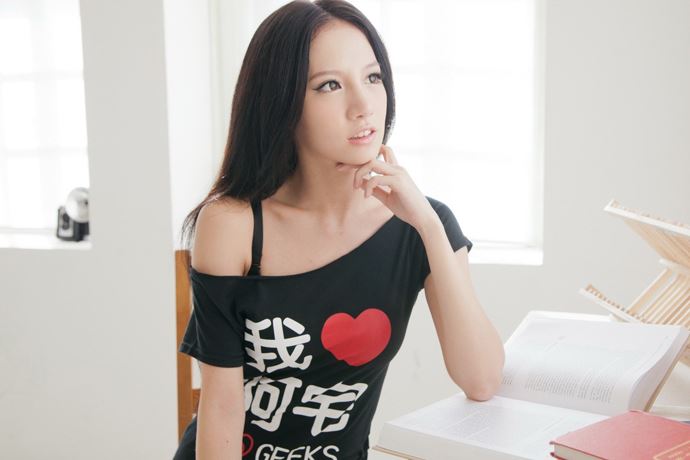 林采缇18岁露点不雅照 不堪回首的往事