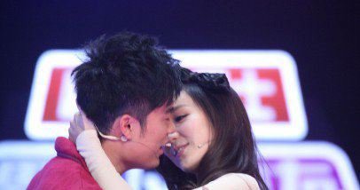 娄艺潇的胸多大 娄艺潇露乳沟照很性感