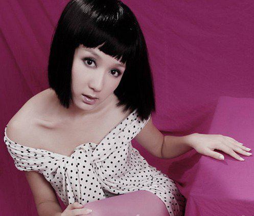 娄艺潇的胸多大 娄艺潇露乳沟照很性感