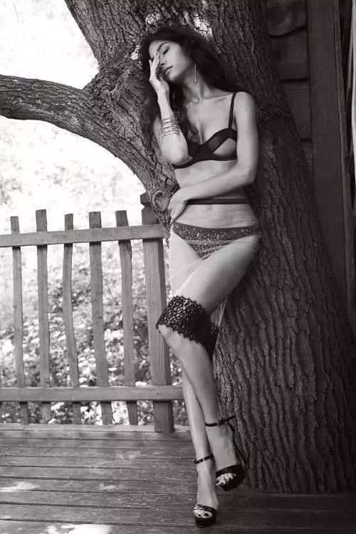 情趣内衣秀表演全透明 生活增加一点情趣