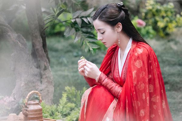 息泽和沉晔哪个是东华 息泽和沉晔是什么关系