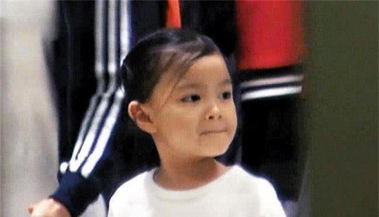  刘德华女儿多大了 刘德华女儿最新照片