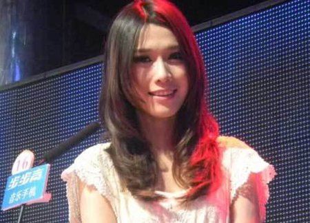 非诚勿扰王亭亭是哪期 被谁牵手了