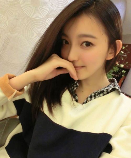 瑞丽专属模特周怡个人资料 非常的漂亮哦