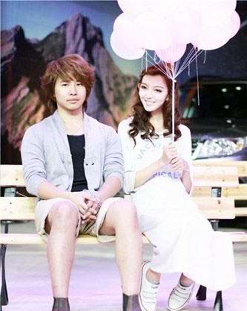 瑞丽专属模特周怡个人资料 非常的漂亮哦