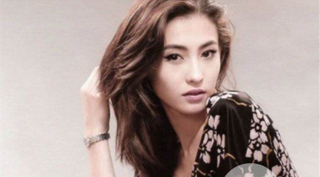 张柏芝产后写真 四肢纤细不像是生完三胎的样子