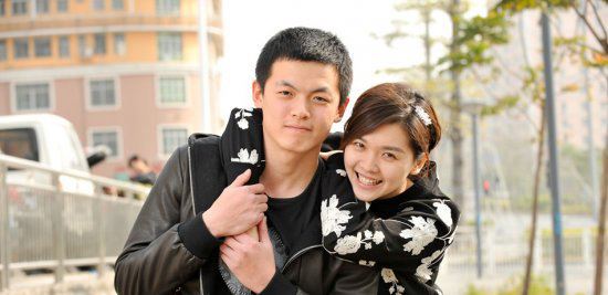 王洋王煜的结婚照 王洋王煜剧中接吻照片