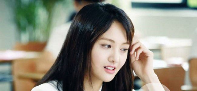 郑爽拍卖衣服原因让大家都暖了