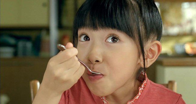 石井萌萌果现在的照片 日本小萝莉像Angelababy