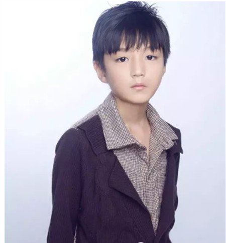  王俊凯有没有整容 王俊凯不化妆的照片长这样