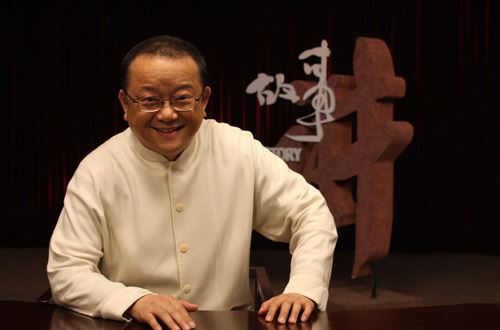 王刚的现任老婆 王刚的老婆有几个