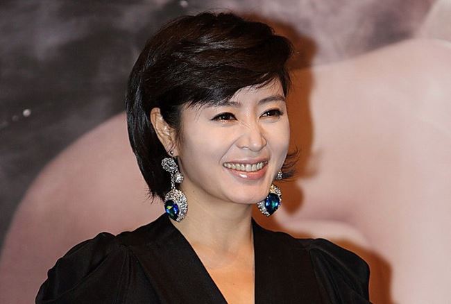 金惠秀演过的三级 《老千》里太露骨豪放