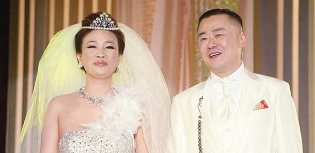 周立波老婆胡洁简介 竟然是一个有钱的富婆