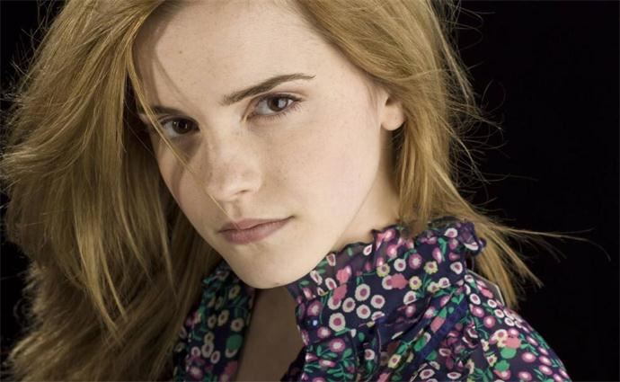 艾玛沃特森为什么被黑 婊子标签上身难去除源于大尺度吸奶照【图