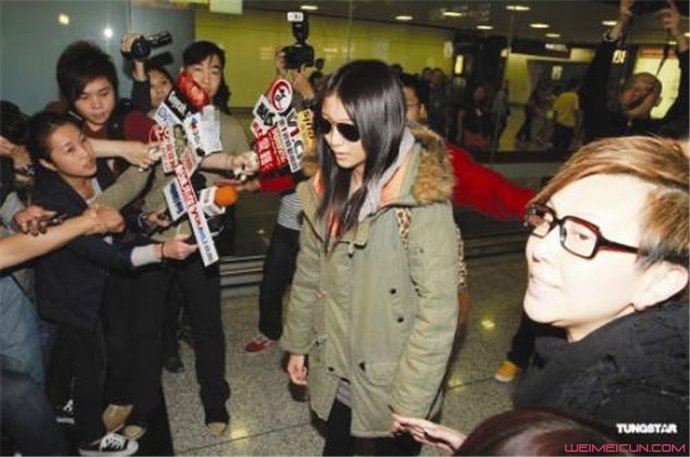 马德钟狼吻陈嘉桓事件 因为骚扰女艺人退圈