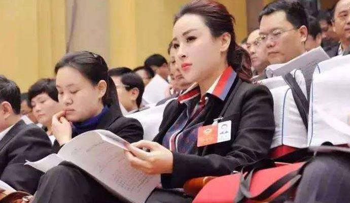 冯潇霆老婆临沂土豪 冯潇霆和老婆孩子照片