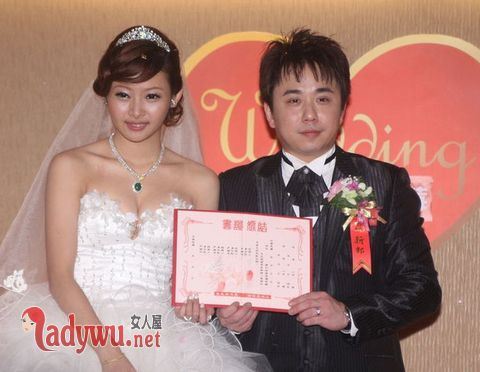 小彬彬和小小彬对比照 小彬彬为什么离婚的