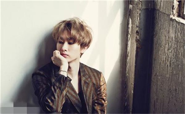 iu和银赫的照片事件 人们误以为的床照