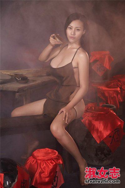 苏梓玲三级片 苏梓玲疯狂原始人 苏梓玲丰乳肥臀写真