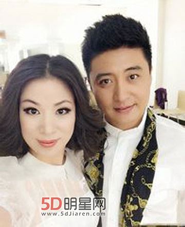 周炜个人资料简介 周炜的老婆照片资料