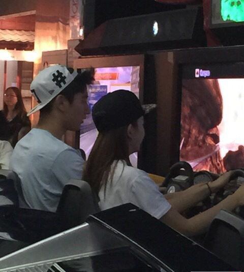 于小彤蒋梦婕接吻照 姐弟恋被公开了