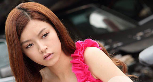 文咏珊大尺度剧照 剧中被绑在床上强行剥掉衣服